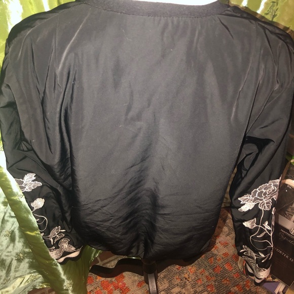 Forever 21 Bomber jacket💕 - Picture 4 of 8